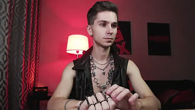 Snapshot of Joseph__Quinn chatting on October 29, 2:19 pm Joseph Quinn online show from October 29, 2:19 pm