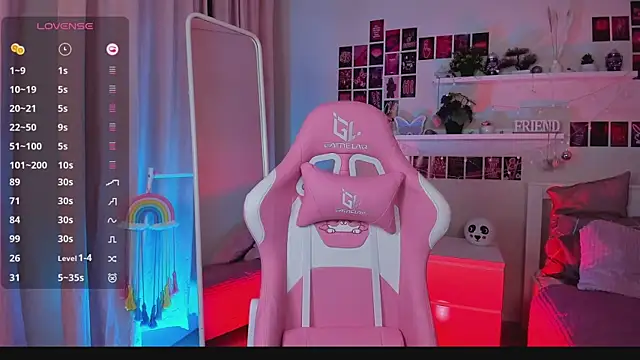 arielabradberry online show from December 18, 3:44 pm