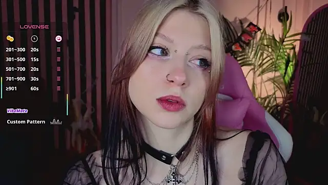 arielabradberry online show from October 24, 10:55 am