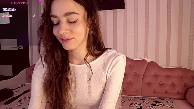 AliceNikke online show from December 15, 8:25 pm