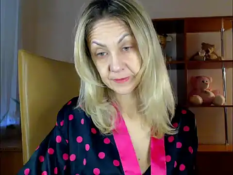 Snapshot of Tanya6547 chatting on February 24, 8:17 am Tanya6547 online show from February 24, 8:17 am