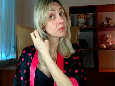 Snapshot of Tanya6547 chatting on March 14, 11:34 am Tanya6547 online show from March 14, 11:34 am