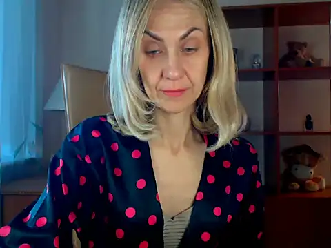 Snapshot of Tanya6547 chatting on October 14, 9:10 am Tanya6547 online show from October 14, 9:10 am