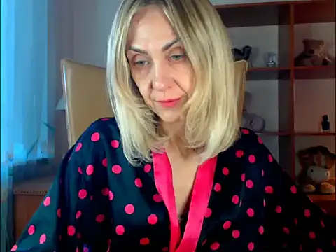 Snapshot of Tanya6547 chatting on October 15, 9:42 am Tanya6547 online show from October 15, 9:42 am