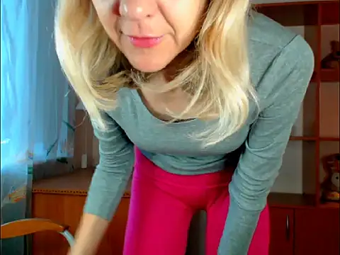 Snapshot of Tanya6547 chatting on October 27, 8:07 am Tanya6547 online show from October 27, 8:07 am