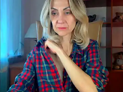 Snapshot of Tanya6547 chatting on November 1, 9:55 am Tanya6547 online show from November 1, 9:55 am