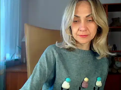 Snapshot of Tanya6547 chatting on November 12, 11:21 am Tanya6547 online show from November 12, 11:21 am