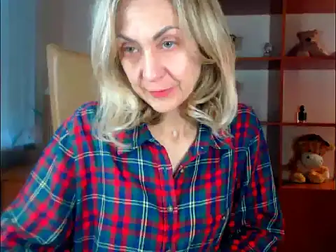 Snapshot of Tanya6547 chatting on November 17, 8:31 am Tanya6547 online show from November 17, 8:31 am