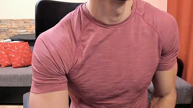 HotHunkTrainer online show from February 8, 9:56 am