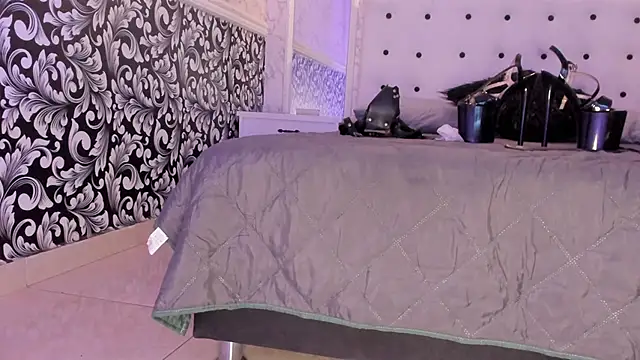 Snapshot of Foxy_Slave chatting on January 29, 8:51 am Foxy Slave online show from January 29, 8:51 am