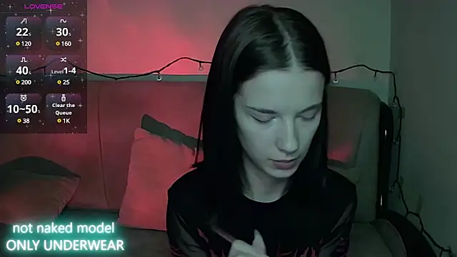 Snapshot of Miya_Dream_UKR chatting on December 22, 3:11 am Miya Dream UKR online show from December 22, 3:11 am