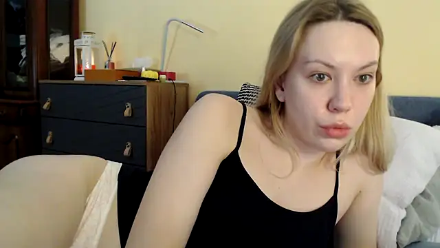 Snapshot of Scarlettford chatting on December 4, 10:13 am Scarlettford online show from December 4, 10:13 am