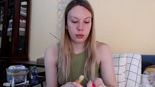 Snapshot of Scarlettford chatting on February 20, 4:03 pm Scarlettford online show from February 20, 4:03 pm