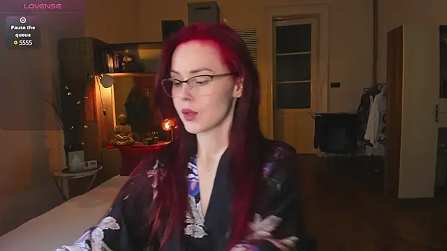 Snapshot of Sargonium999 chatting on December 17, 10:43 pm Sargonium999 online show from December 17, 10:43 pm