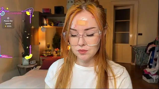 Snapshot of Sargonium999 chatting on October 20, 5:35 pm Sargonium999 online show from October 20, 5:35 pm