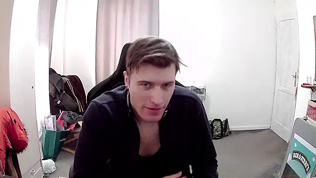 PKrisztian online show from April 8, 1:44 pm