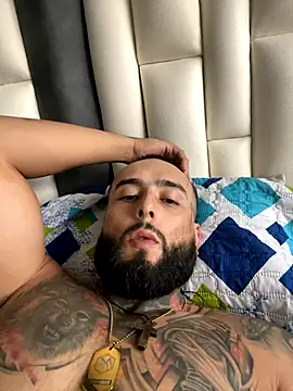 Snapshot of alito998 chatting on December 16, 8:36 pm alito998 online show from December 16, 8:36 pm