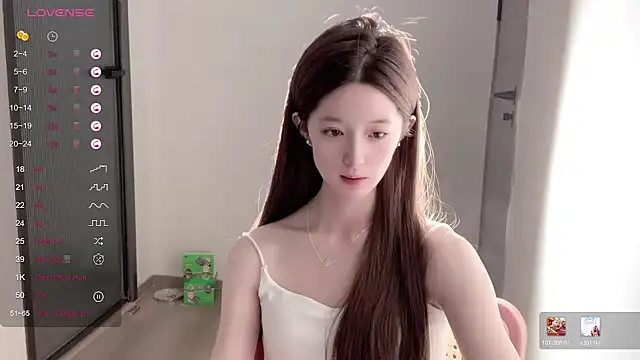 Snapshot of UU-1314 chatting on May 24, 11:04 am UU-1314 online show from May 24, 11:04 am