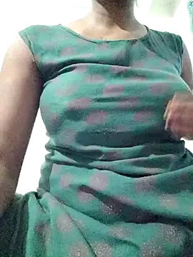 rituporna2004 online show from April 13, 5:13 am