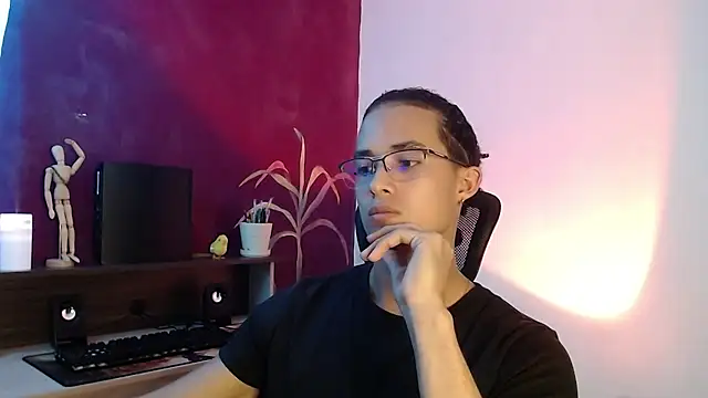 Snapshot of alejo_x3 chatting on March 14, 2:10 am alejo x3 online show from March 14, 2:10 am