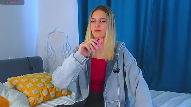 Snapshot of KimberliDean chatting on February 27, 8:06 am KimberliDean online show from February 27, 8:06 am