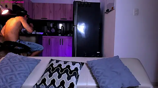 SymonPrince online show from October 14, 8:09 pm