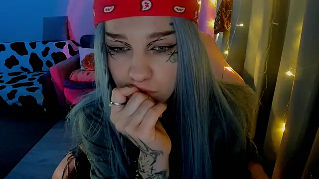 Snapshot of Ledy_WWWII chatting on January 19, 3:42 pm Ledy WWWII online show from January 19, 3:42 pm