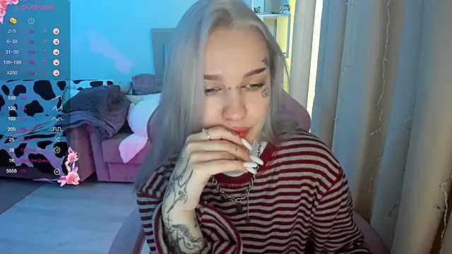 Snapshot of Ledy_WWWII chatting on March 12, 7:13 am Ledy WWWII online show from March 12, 7:13 am