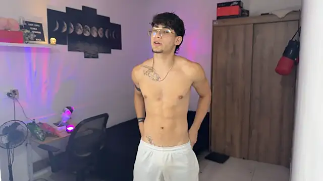 Snapshot of Kisan_Smith chatting on October 13, 2:55 am Kisan Smith online show from October 13, 2:55 am