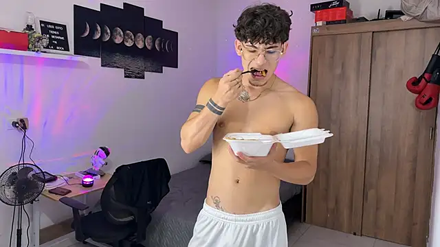 Snapshot of Kisan_Smith chatting on October 27, 5:22 am Kisan Smith online show from October 27, 5:22 am