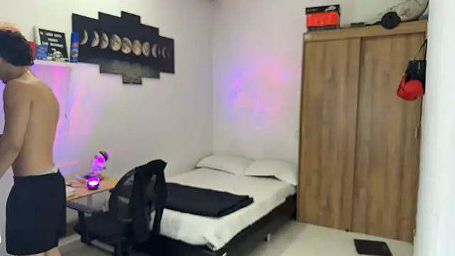 Snapshot of Kisan_Smith chatting on November 12, 2:01 am Kisan Smith online show from November 12, 2:01 am