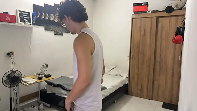 Snapshot of Kisan_Smith chatting on November 15, 2:20 am Kisan Smith online show from November 15, 2:20 am