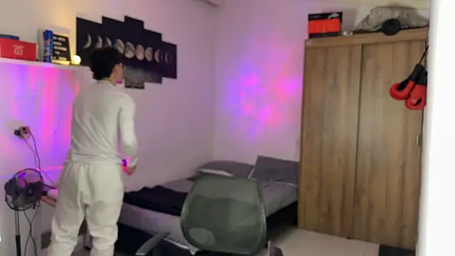 Snapshot of Kisan_Smith chatting on November 20, 12:22 am Kisan Smith online show from November 20, 12:22 am