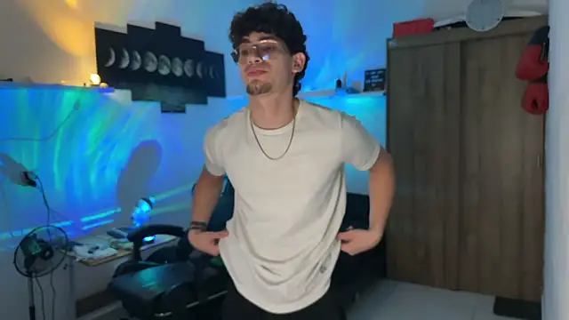 Kisan Smith online show from February 10, 1:43 am