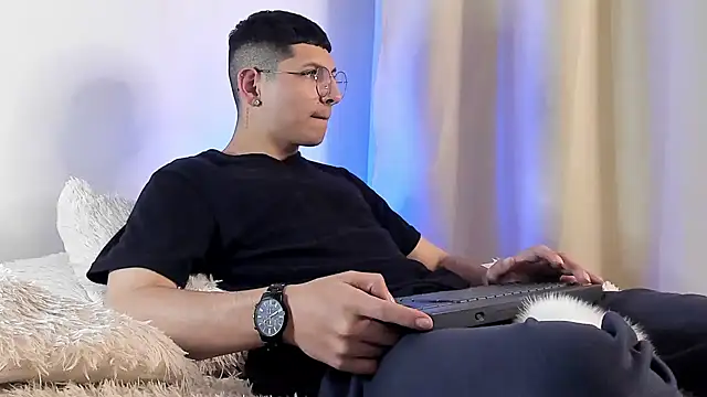 a lejandro 0 8 online show from January 26, 4:41 am