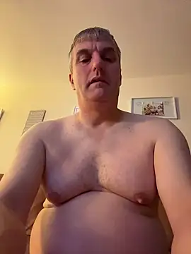 Snapshot of Fatbigtitsmarc chatting on November 17, 1:22 am Fatbigtitsmarc online show from November 17, 1:22 am