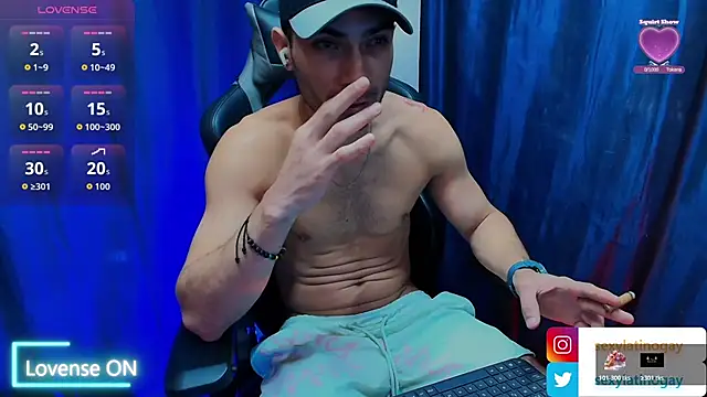 sexyboycolombi4 online show from December 17, 8:04 pm