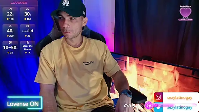 sexyboycolombi4 online show from April 2, 9:56 pm