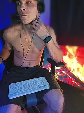 Snapshot of sexyboycolombi4 chatting on June 5, 3:13 am sexyboycolombi4 online show from June 5, 3:13 am
