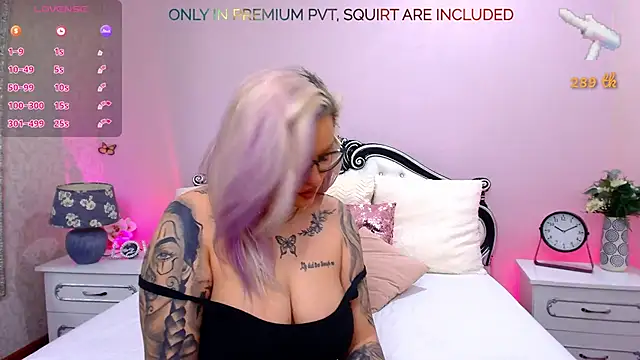 FoxxyClarise online show from February 19, 9:22 pm