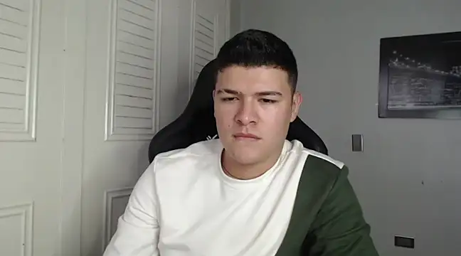 Plug Control online show from January 5, 8:00 pm