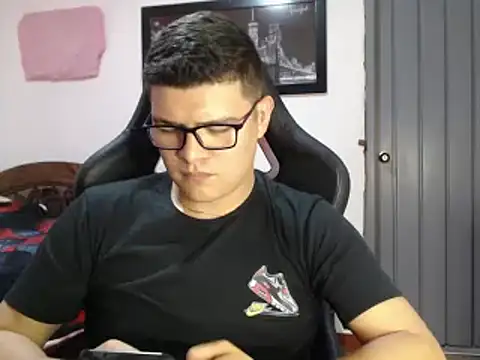 Plug Control online show from February 21, 4:26 pm