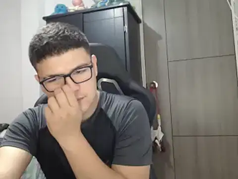 Plug Control online show from March 5, 8:53 pm