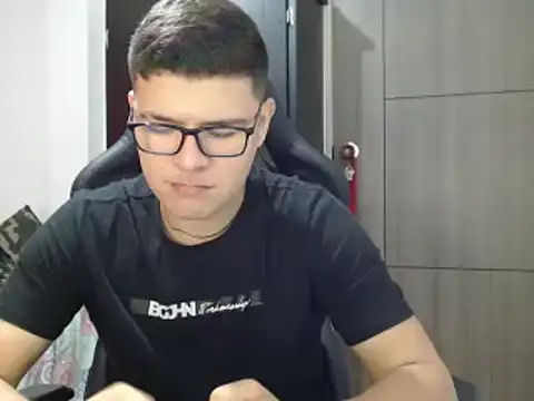 Plug Control online show from March 6, 3:02 pm