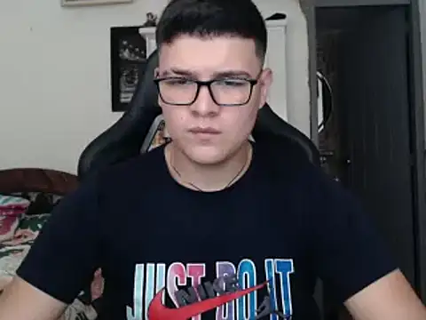 Plug Control online show from March 21, 9:12 pm