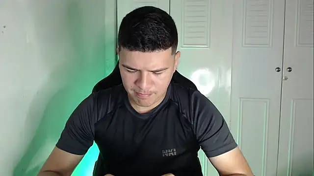 Plug Control online show from September 23, 2:31 pm