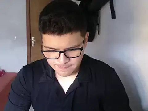 Plug Control online show from April 5, 3:31 pm