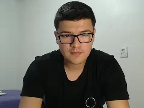 Plug Control online show from April 30, 1:12 am