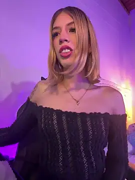 Snapshot of Courtney_gonet chatting on March 17, 7:57 am Courtney gonet online show from March 17, 7:57 am