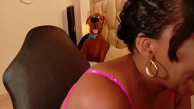 lia mariana online show from October 4, 9:13 pm